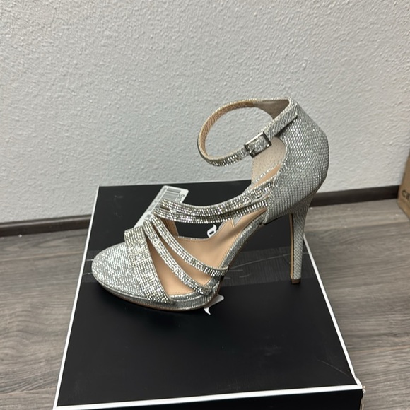 NINA STEEL METALLIC TEXTURED STRAPPY STILETTO PLATFORM EVENING SANDAL - Picture 5 of 7